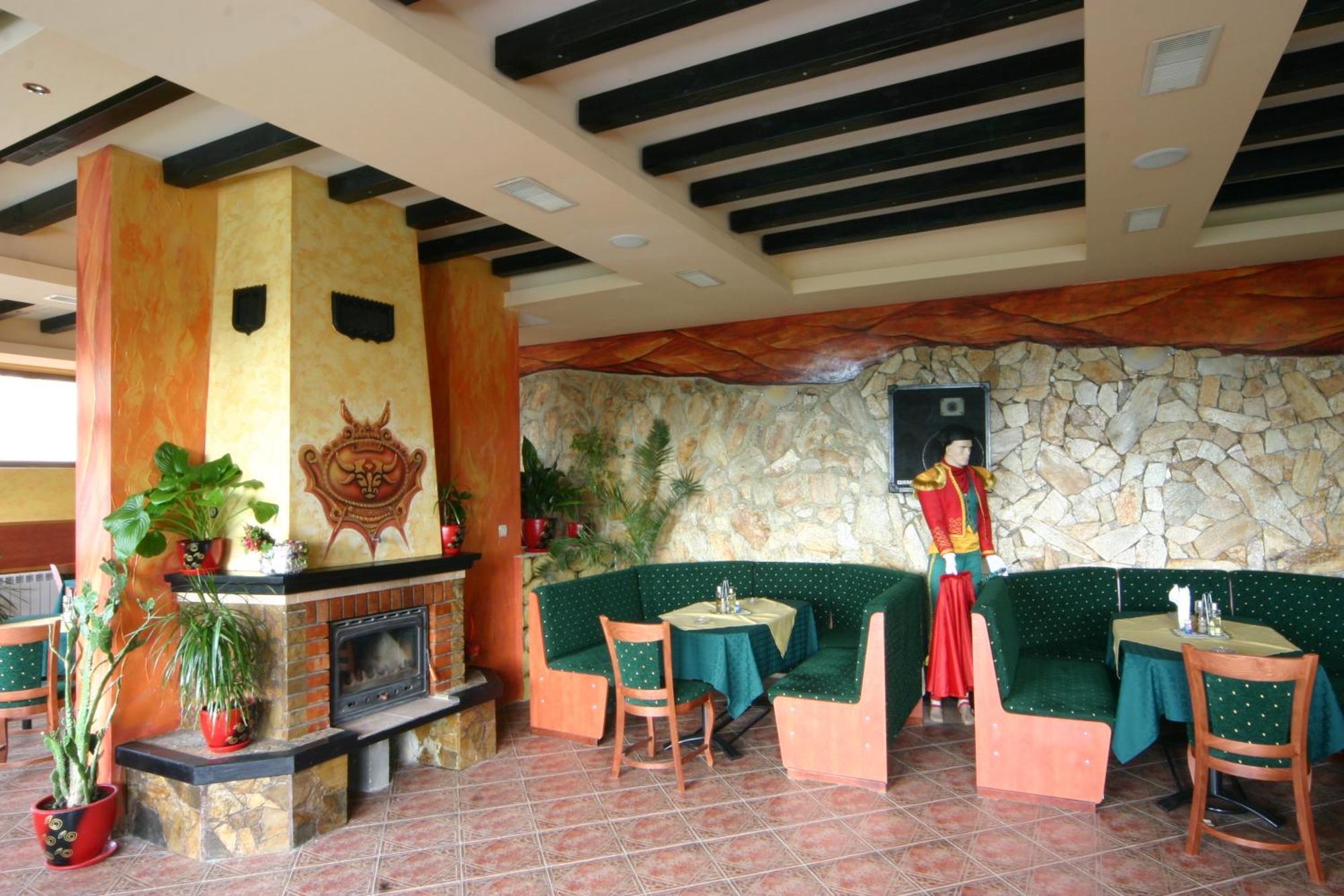 Hotel Toro Negro โกลเดน แซนส์ ภายนอก รูปภาพ